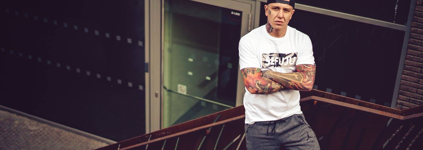 Sergei Barracuda predstavuje novinku z limitovaného mixtapeu 713 o tvojej starej, ktorú si zároveň sám odprodukoval