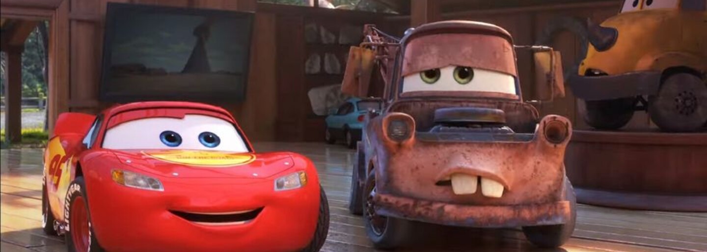 Seriál Cars: Blesk McQueen a Burák sa vydajú na cestu naprieč USA a stretnú autá zombíkov
