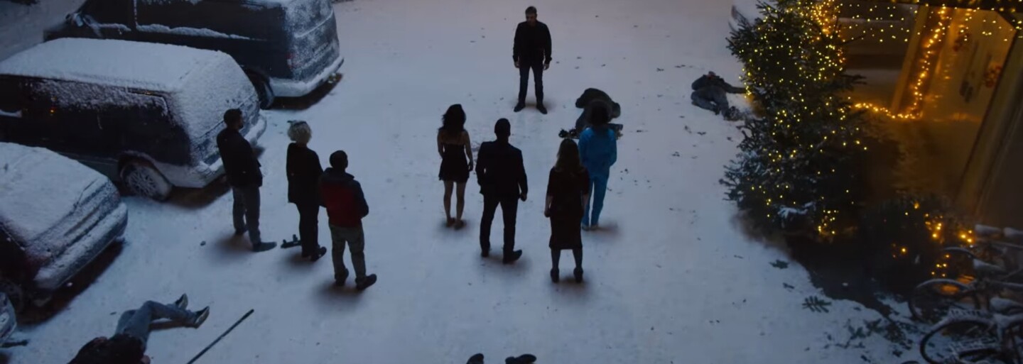 Seriál Sense8 od Netflixu a autorov Matrixu láka na blížiaci sa dvojhodinový vianočný špeciál strhujúcim trailerom