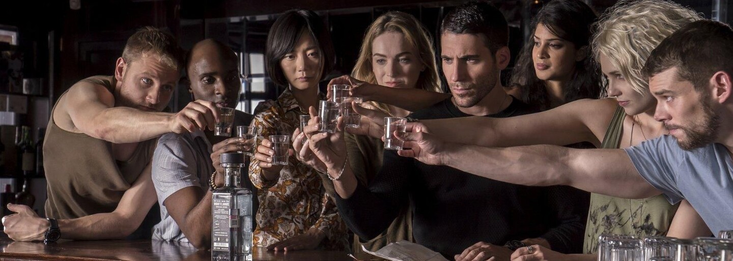 Seriál Sense8 od súrodeneckého dua Wachowských sa vráti. Netflix odklepol dvojhodinový špeciál, ktorý fanúšikom naservíruje dôstojné zakončenie