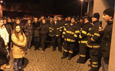 Šestiletou dívku Jesenicka nalezli mrtvou. Do pátrání zapojily desítky policistů, hasičů i dobrovolníků Šestiletou dívku Jesenicka nalezli mrtvou. Do pátrání zapojily desítky policistů, hasičů i dobrovolníků
