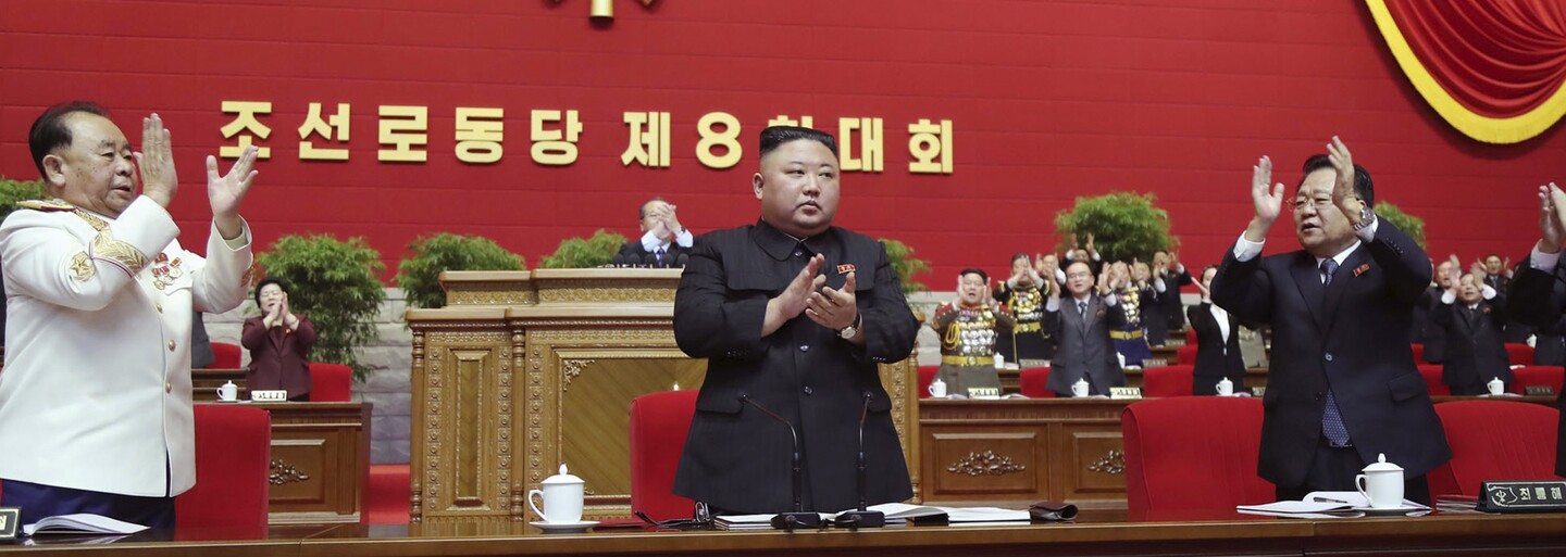 Severní Korea odpálila raketu, která přeletěla přes Japonsko. Vláda vyzvala, aby se lidé ukryli