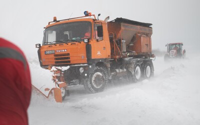 SHMÚ varuje pred snehovou kalamitou na Slovensku. V týchto okresoch vydali výstrahy