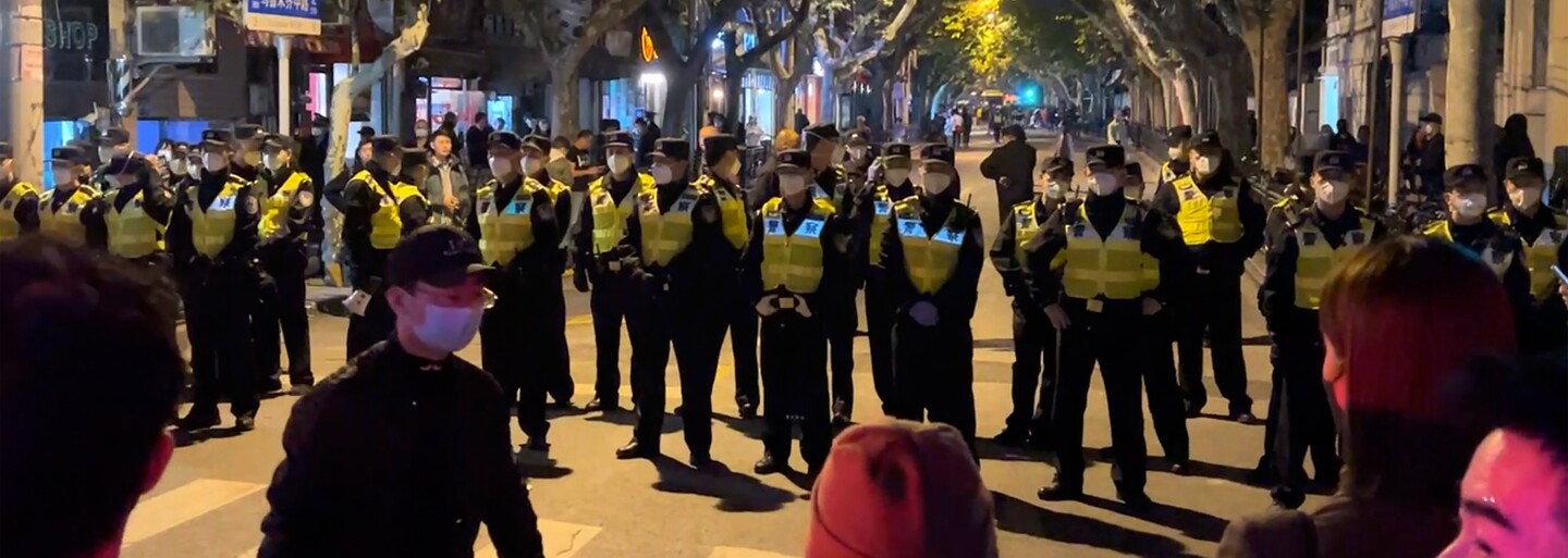 Si Ťin-pchingu, odstup! V Číně pokračují velké protesty už nejen proti koronavirovým opatřením