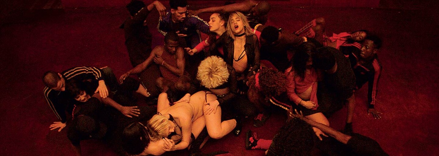 Šialený Climax od Gaspara Noého ti naservíruje priamo do žíl dávku drog, sexu, tanca či života a smrti