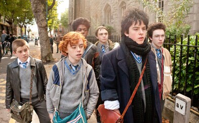Sing Street je vynikajúcou hudobnou romantikou, ktorá ťa nabije energiou ako už dávno nič iné Sing Street je vynikajúcou hudobnou romantikou, ktorá ťa nabije energiou ako už dávno nič iné