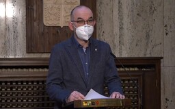 Situace je špatná, opatření nefungují, řekl Blatný. Změňme k epidemii svůj postoj, vyzval