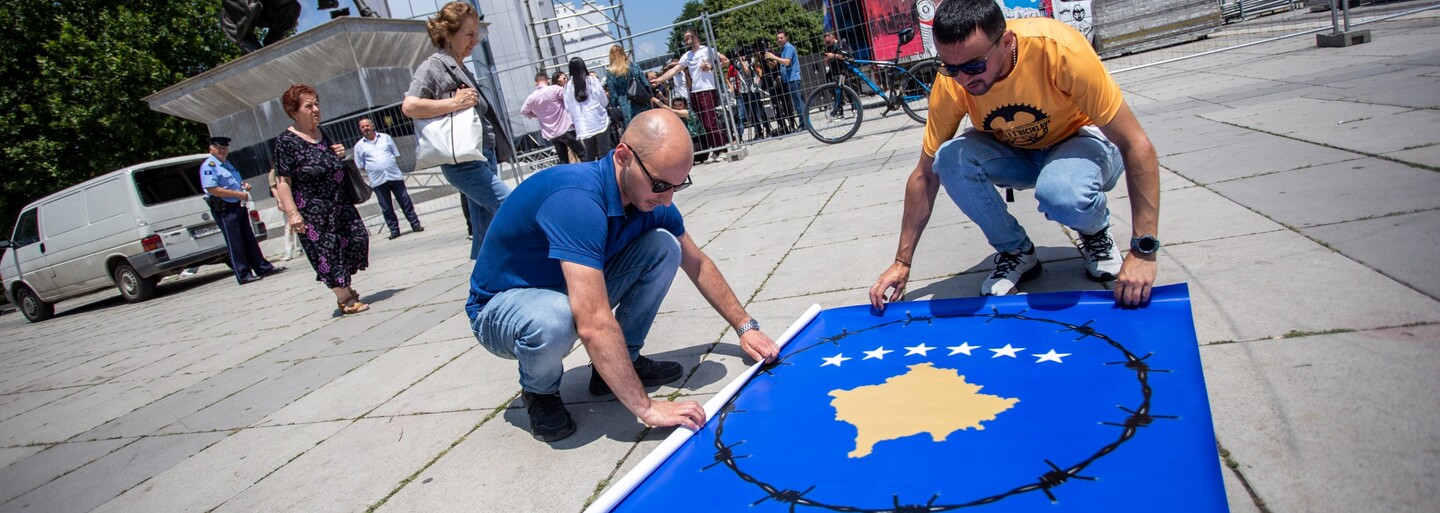 Situace mezi Kosovem a Srbskem se vyostřuje. NATO je připraveno zasáhnout