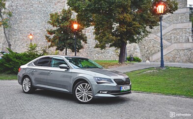 Škoda Superb 2.0 TDI: Z Mladé Boleslavi až na hrad (Test) Škoda Superb 2.0 TDI: Z Mladé Boleslavi až na hrad (Test)