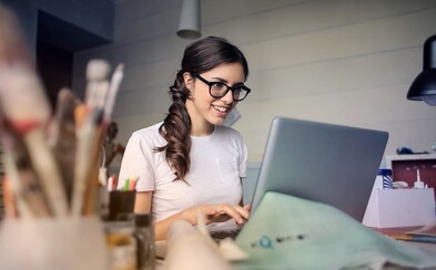 Škola je za rohem a práce nepočká. Obnov si Microsoft Office nebo Windows 10 s obrovskou slevou Škola je za rohem a práce nepočká. Obnov si Microsoft Office nebo Windows 10 s obrovskou slevou