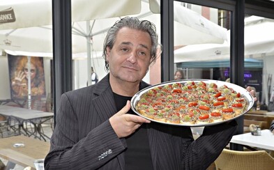 Slávek Boura: Za tři roky moderování jsme si vydělali na barák. Nekoksuju, jsem starý tabakista a etanolista Slávek Boura: Za tři roky moderování jsme si vydělali na barák. Nekoksuju, jsem starý tabakista a etanolista