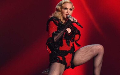 Slávna speváčka Madonna sa dočká vlastného biografického filmu. V snímke Blond Ambition bude bojovať s náhlou slávou aj hudobným priemyslom Slávna speváčka Madonna sa dočká vlastného biografického filmu. V snímke Blond Ambition bude bojovať s náhlou slávou aj hudobným priemyslom
