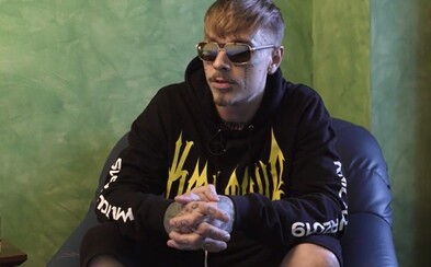 Sleduj nový dokument labelu Milion Plus. Ukáže ti, co umělci zažívají na divoké tour Sleduj nový dokument labelu Milion Plus. Ukáže ti, co umělci zažívají na divoké tour