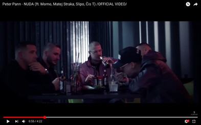 Slipo, Momo, Matej Straka a Čistychov spoločne stolujú vo videoklipe Nuda z producentského albumu Petra Panna Slipo, Momo, Matej Straka a Čistychov spoločne stolujú vo videoklipe Nuda z producentského albumu Petra Panna