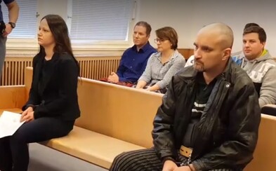 Slováci 25 ranami ubodali český pár a ukradli jim 400 tisíc korun. Byl to masakr, řekl soudce Slováci 25 ranami ubodali český pár a ukradli jim 400 tisíc korun. Byl to masakr, řekl soudce