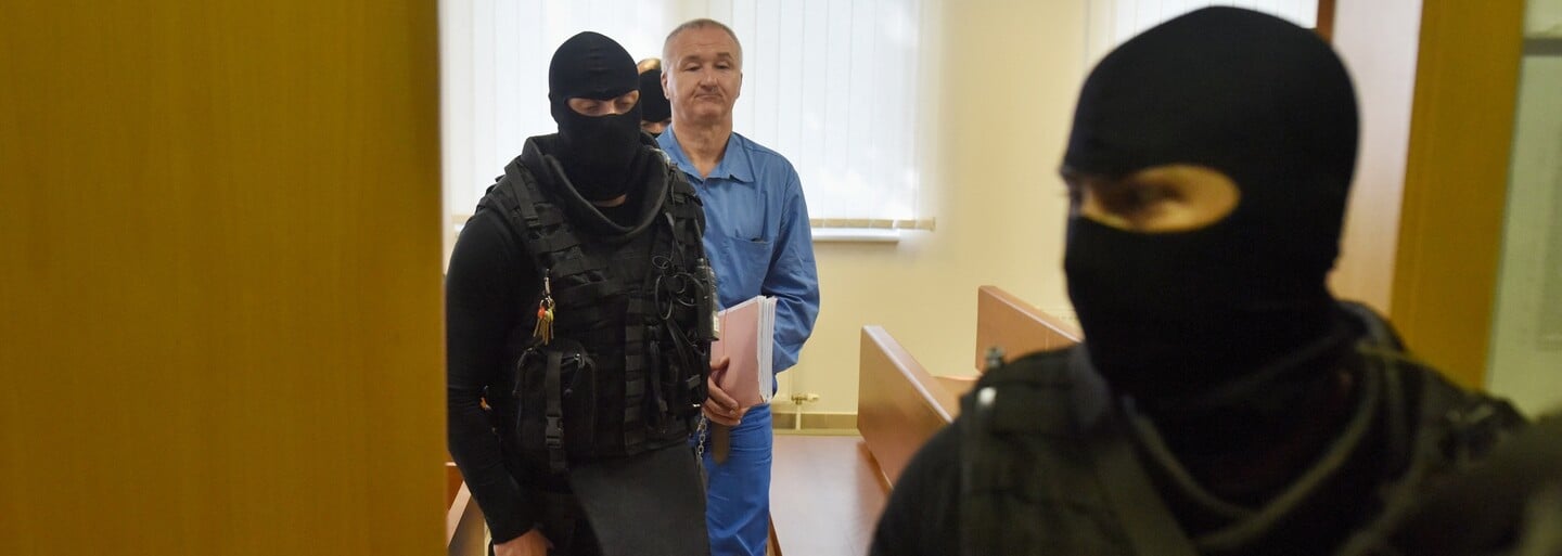 Slováci do ženy liali slivovicu a zaškrtili ju jej vlastným opaskom. Jej muža chceli zapáliť