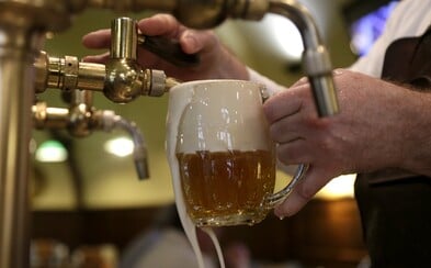 Slováci minuli v maloobchodoch za rok na pivo 290 miliónov eur. Radlerom sa darí čoraz viac Slováci minuli v maloobchodoch za rok na pivo 290 miliónov eur. Radlerom sa darí čoraz viac