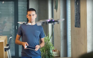 Slováci vymysleli dron, aký nemá obdoby. Hrať sa s ním dá cez smartón a len v interiéri Slováci vymysleli dron, aký nemá obdoby. Hrať sa s ním dá cez smartón a len v interiéri