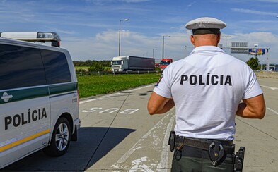 Slovák počas Silvestra v Seredi strieľal zo samopalu. Polícia mu zbrane odobrala Slovák počas Silvestra v Seredi strieľal zo samopalu. Polícia mu zbrane odobrala