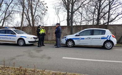 Slovák se skoro 4 promile masturboval v Brně na náměstí. Na policii mluvil maďarsky i německy Slovák se skoro 4 promile masturboval v Brně na náměstí. Na policii mluvil maďarsky i německy