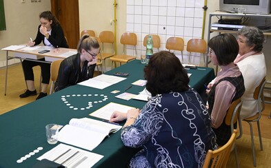 Slovenskí vysokoškoláci podpisujú petíciu za zrušenie štátnic. Nepáčia sa im odpustené maturity ani monitory Slovenskí vysokoškoláci podpisujú petíciu za zrušenie štátnic. Nepáčia sa im odpustené maturity ani monitory
