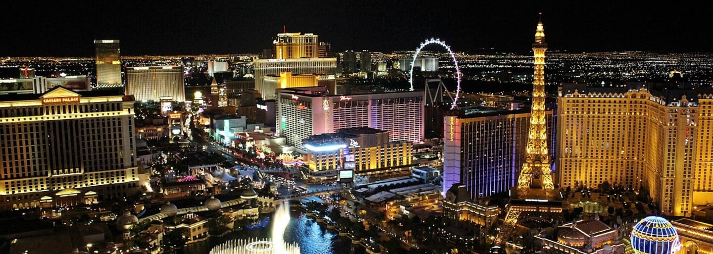 Slovenskí zaľúbenci sa zosobášili na svadbe v Las Vegas. Vymetali nočné kluby a vyhodili ich aj z národného parku