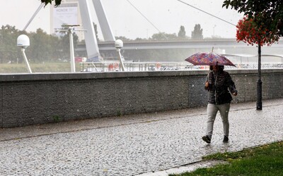 Slovensko čaká nezvyčajné počasie až do marca. SHMÚ vydáva výstrahy 2. stupňa pred povodňami (+ mapa)
