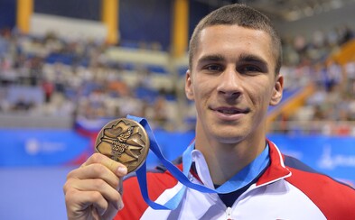 Slovensko má prvého nakazeného športovca. Boxer Andrej Csemez si koronavírus pravdepodobne doniesol z Británie Slovensko má prvého nakazeného športovca. Boxer Andrej Csemez si koronavírus pravdepodobne doniesol z Británie