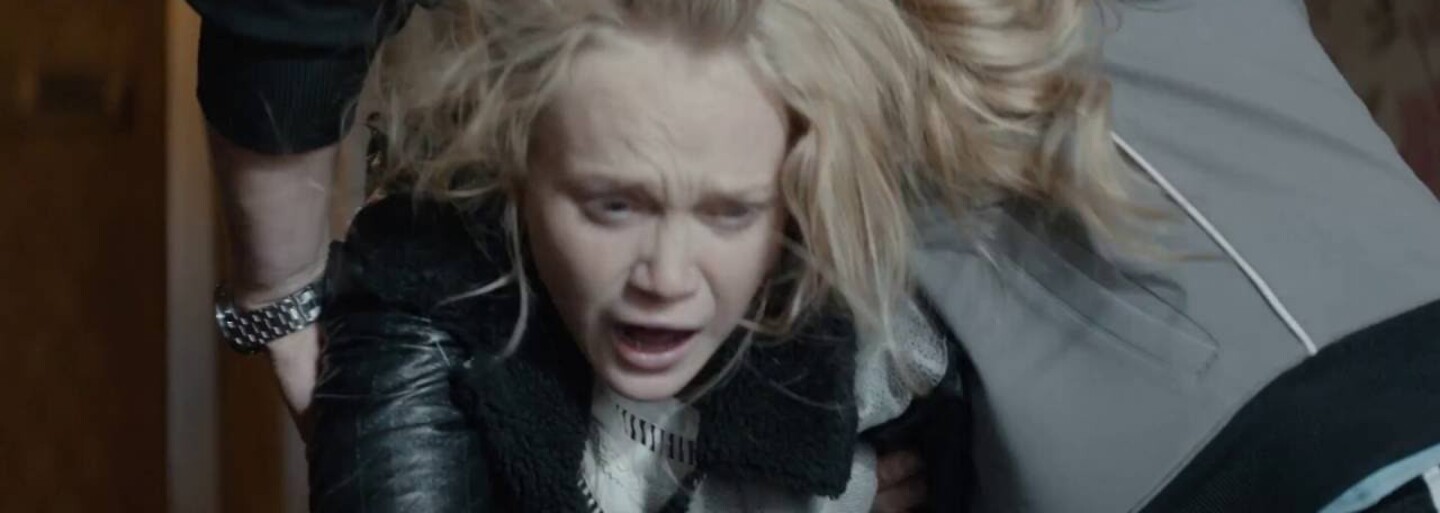 Slovenský film Pírko zachytáva príbeh detí z ústavov, ktoré spoznávajú skutočný život skrz drogy a znásilnenie