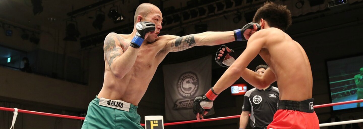 Slovenský MMA bojovník po štyroch rokoch okúsil, aké je to prehrať. Stopku mu vystavil súper tvrdým knokautom už v úvode súboja