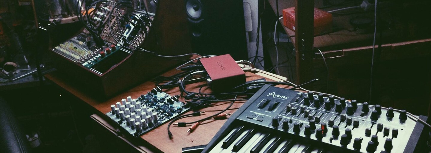 Slovenský producent VI3E vydáva track inšpirovaný berlínskym technom