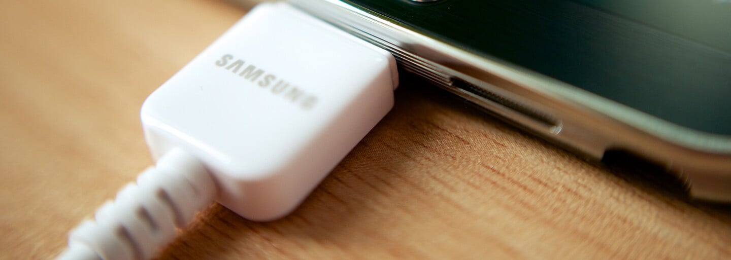 Smartphony nabijeme za chvilku. Samsung vyvinul baterii, kterou naplníme 5krát rychleji