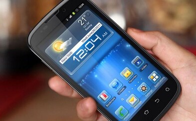 Smartphone bychom si vzali s sebou i na pustý ostrov. Jak jsou na tom Češi s používáním chytrých telefonů? Smartphone bychom si vzali s sebou i na pustý ostrov. Jak jsou na tom Češi s používáním chytrých telefonů?