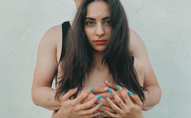 Smiali sa jej za bisexualitu, znásilnenie zľahčujú dodnes. Youtuberka Petra sa nebojí tabu tém, ktorými Slovákom otvára oči Smiali sa jej za bisexualitu, znásilnenie zľahčujú dodnes. Youtuberka Petra sa nebojí tabu tém, ktorými Slovákom otvára oči