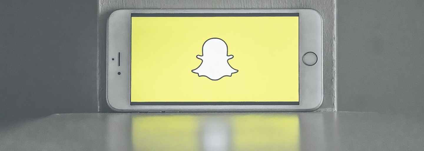 Snapchatu predal aplikáciu za 48 miliónov, ale neminul z nich ani cent. Aj s rodinou precestoval celý svet a dokonca na tom začal zarábať