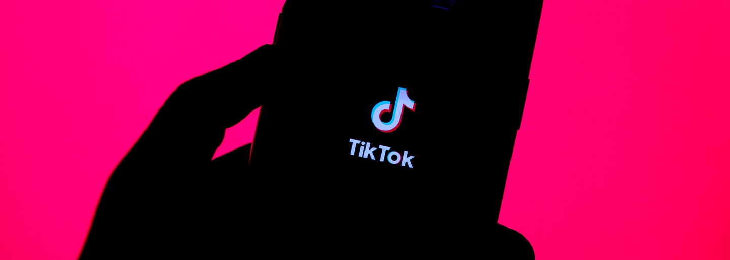 Sněmovna zakázala TikTok. Poslance vyzvala, ať jej odstraní ze svých pracovních telefonů
