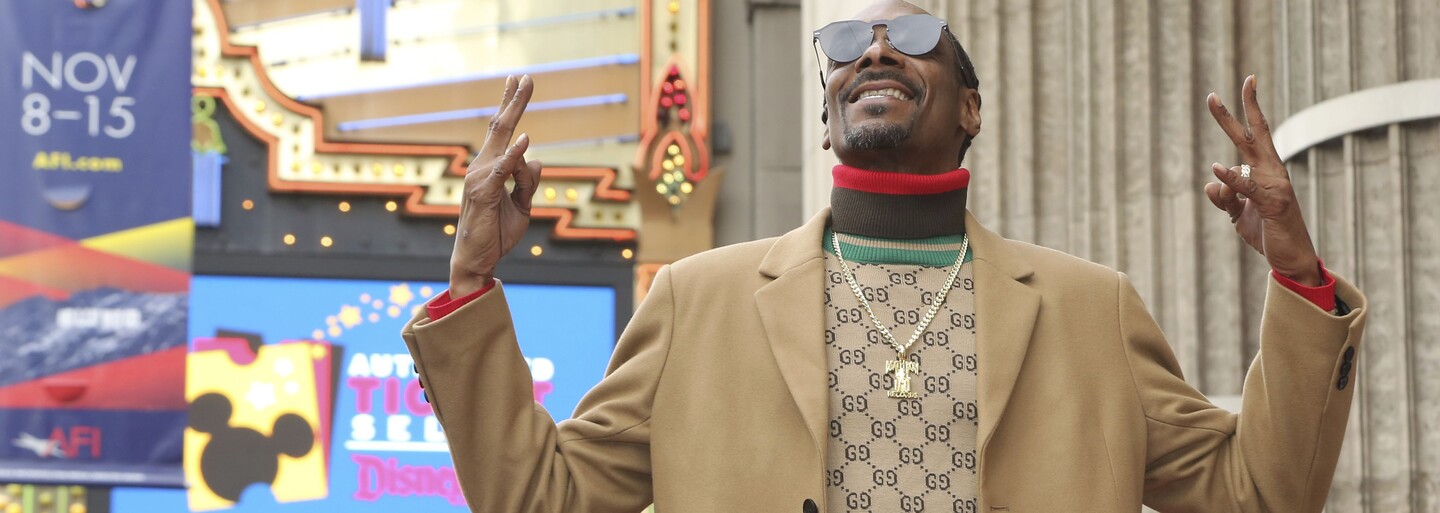 Snoop Dogg pri odhalení hviezdy na chodníku slávy poďakoval sám sebe za to, že si vždy veril