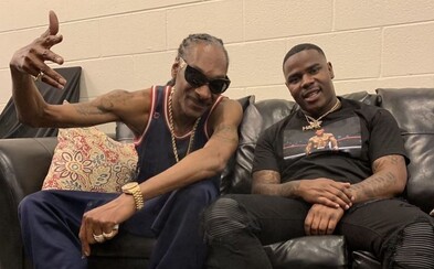 Snoop Dogga vytáčí výzva s odkopáváním víčka. Vymyslel novou, máš někomu do telefonu říct „shut the fuck up, bitch“ Snoop Dogga vytáčí výzva s odkopáváním víčka. Vymyslel novou, máš někomu do telefonu říct „shut the fuck up, bitch“