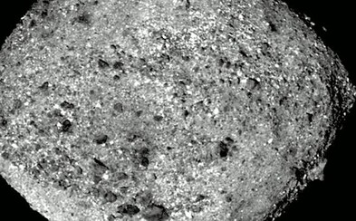 Sonda pristála na asteroide a ukázala jeho povrch Sonda pristála na asteroide a ukázala jeho povrch