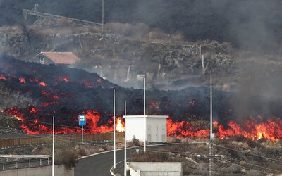 Sopka na Kanárskych ostrovoch si vyžiadala ďalšiu evakuáciu, situácia sa stále neupokojila a ostrov horí