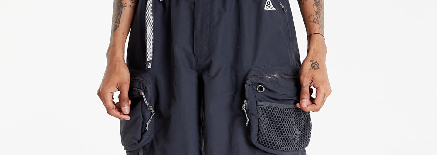 Kraťasy, které budeš chtít ve svém šatníku. Dopřej si kousky od značek Nike, Carhartt WIP či Pleasures