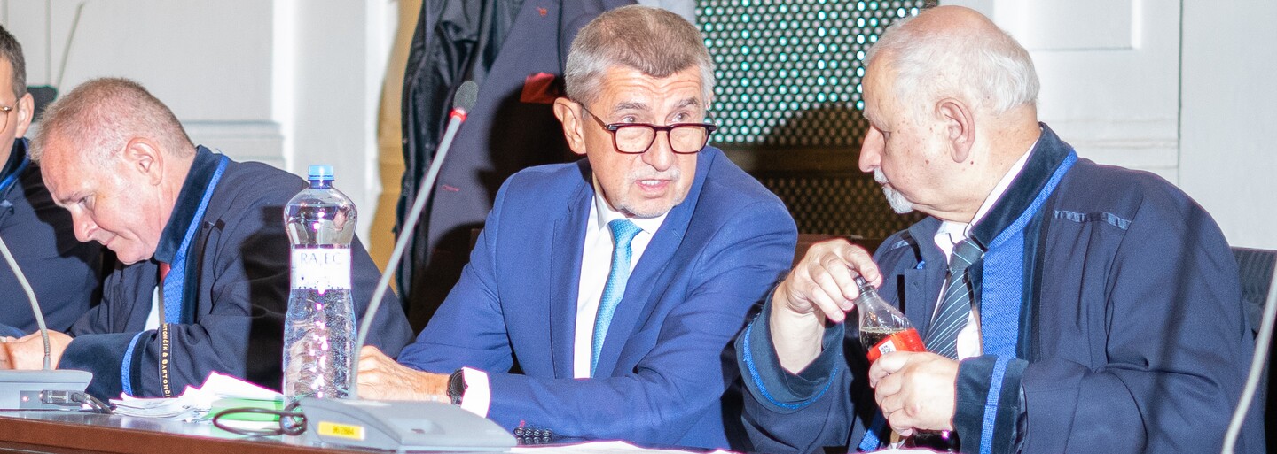 Soud s Babišem: V obžalobě je všechno špatně, jsem nevinen. První soudní den v kauze Čapí hnízdo skončil