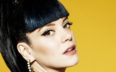 Speváčka Lily Allen sa chystá vydať šokujúcu knihu. Opíše v nej boj so svojimi démonmi aj odvrátenú stránku šoubiznisu Speváčka Lily Allen sa chystá vydať šokujúcu knihu. Opíše v nej boj so svojimi démonmi aj odvrátenú stránku šoubiznisu