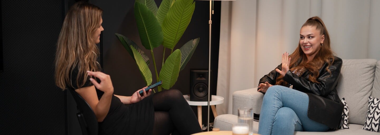 Speváčka Nia: Rytmus je vyrovnaný človek, Matej Zrebný má talent. Chcem preraziť v K-pope, preto sa učím kórejčinu (Rozhovor)