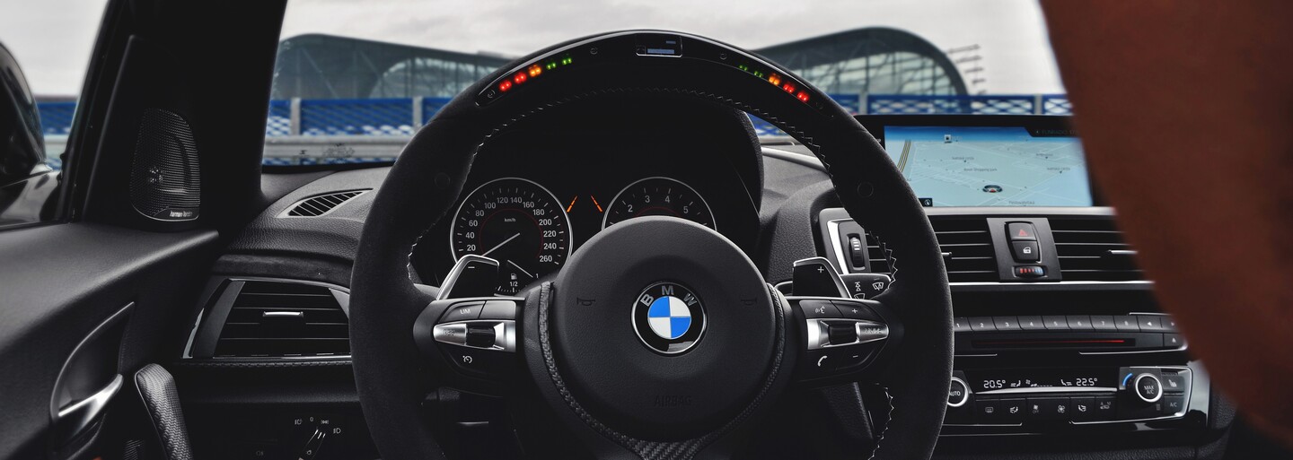 Špičkové BMW M240i v kompletnej úprave M Performance je ideálne auto pre fajnšmekrov
