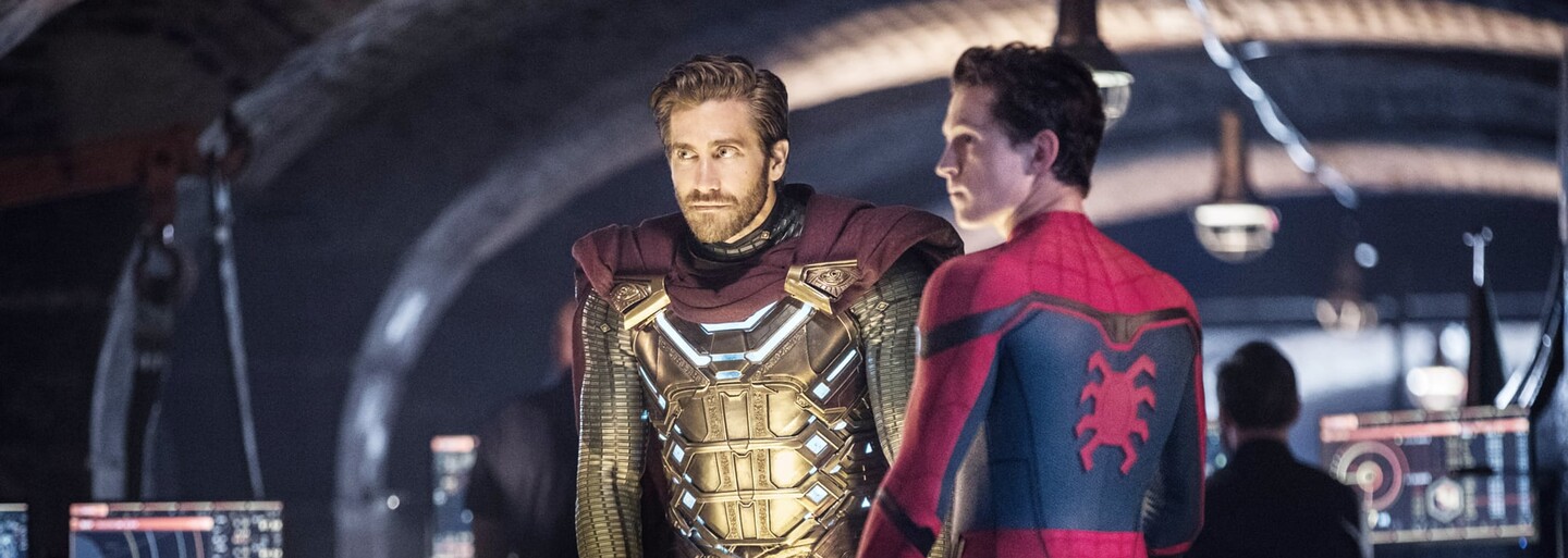 Spideyho výlet v Európe je plný letnej zábavy, zvratov a obrovských momentov pre MCU (Recenzia)