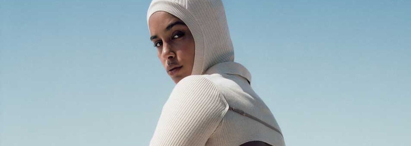 Spoločnú kolekciu značiek Nike a Jacquemus vrátia do predaja. Online obchod nevydržal nápor pol milióna ľudí