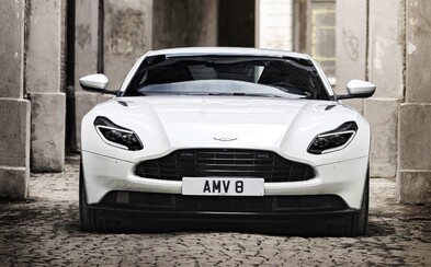Spolupráca značiek Aston Martin a AMG prináša prvé ovocie. Pôvabná DB11-ka dostala nemeckú V8-čku Spolupráca značiek Aston Martin a AMG prináša prvé ovocie. Pôvabná DB11-ka dostala nemeckú V8-čku