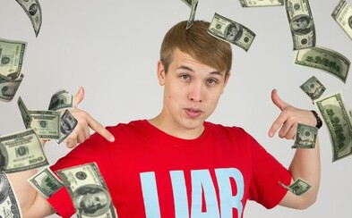 Spolupráce s velkými firmami a více než milion korun ročně. Někteří čeští youtubeři si na nedostatek peněz stěžovat nemusí Spolupráce s velkými firmami a více než milion korun ročně. Někteří čeští youtubeři si na nedostatek peněz stěžovat nemusí