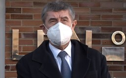 Spouští se registrace zdravotníků na očkování. Na termín si ale budou muset nejspíše počkat
